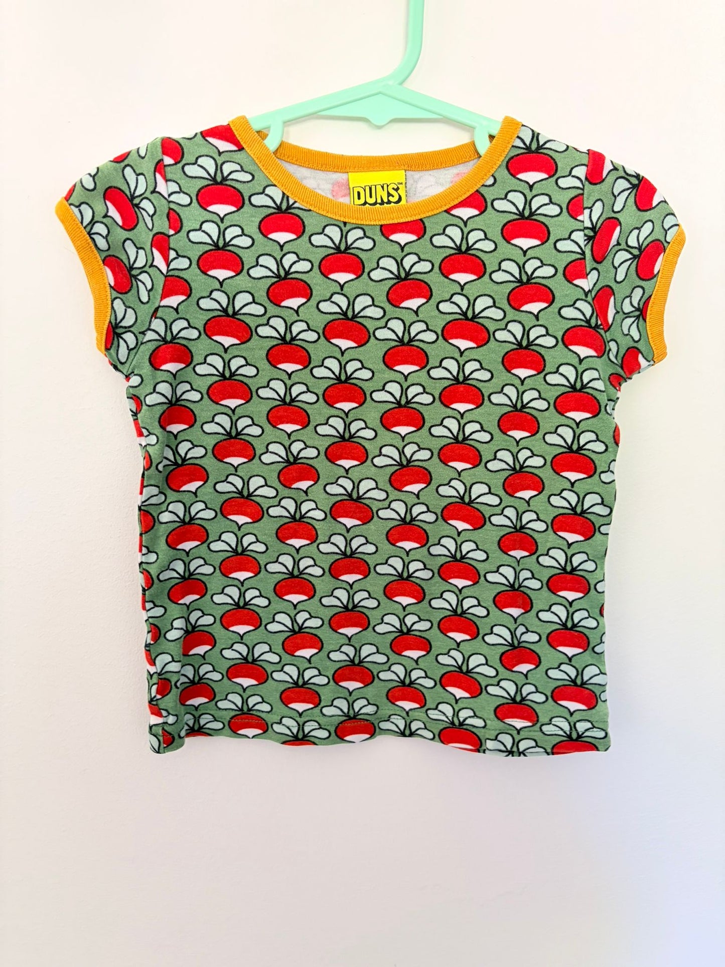 Size 1 DUNS Sweden organic cotton green radish t- shirt.