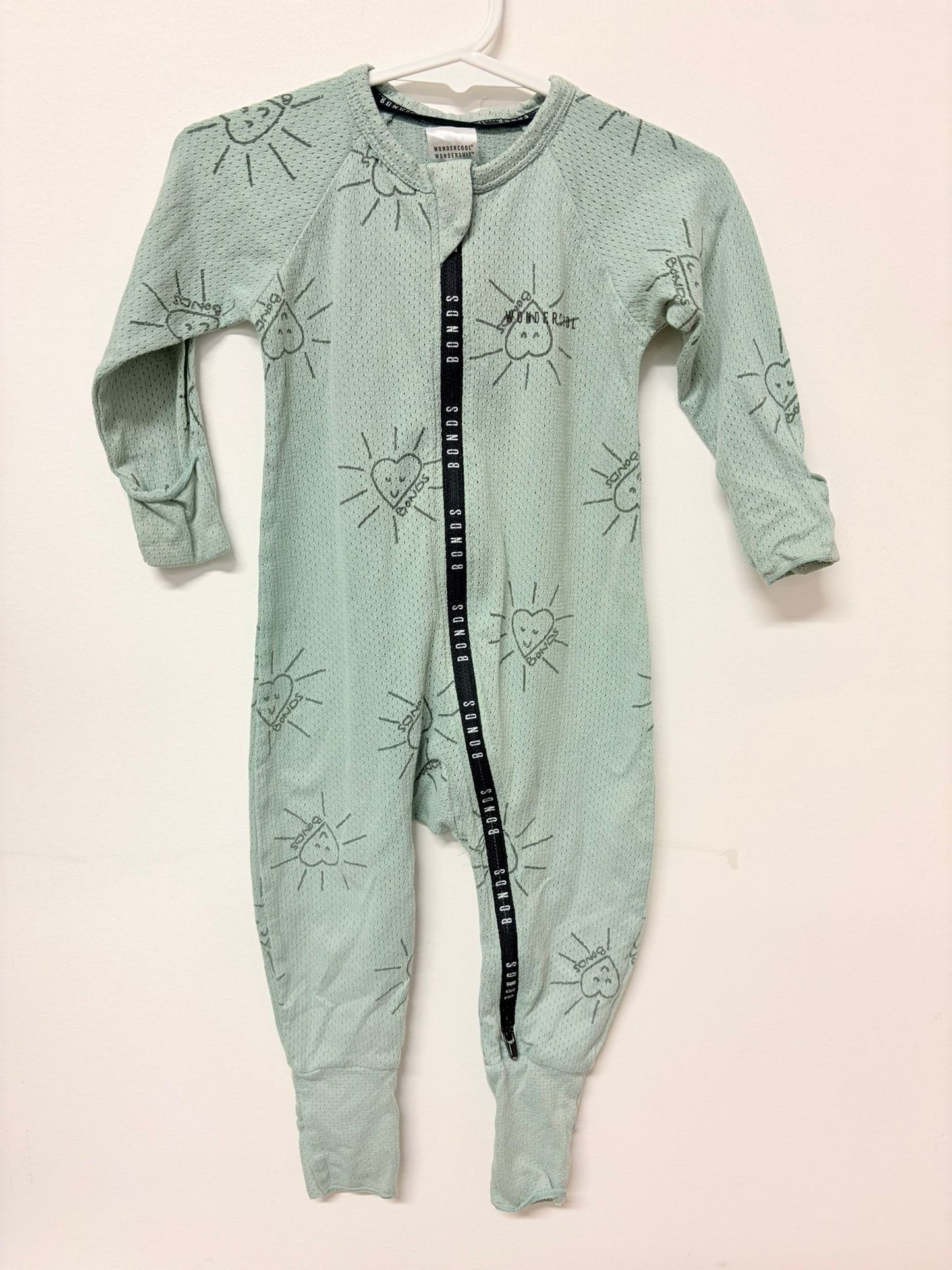 Size 0 Bonds wondercool suit green heart print.