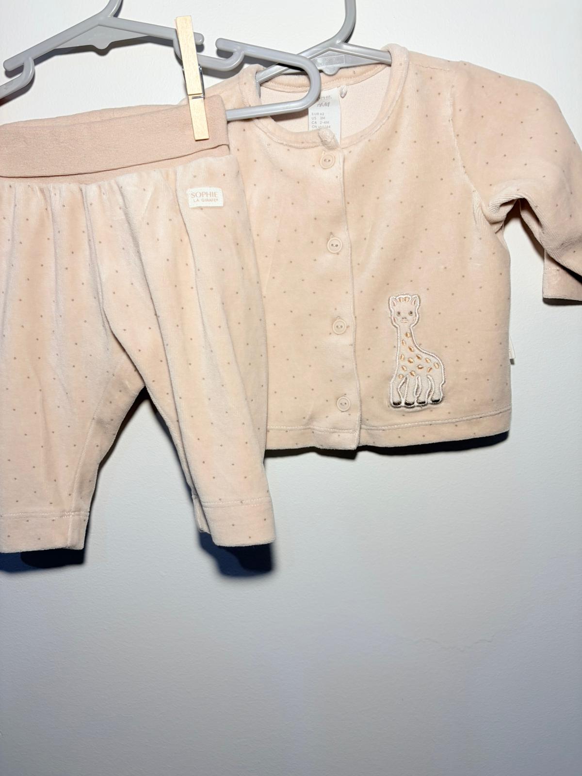 000 Sophie La giraffe velour set.