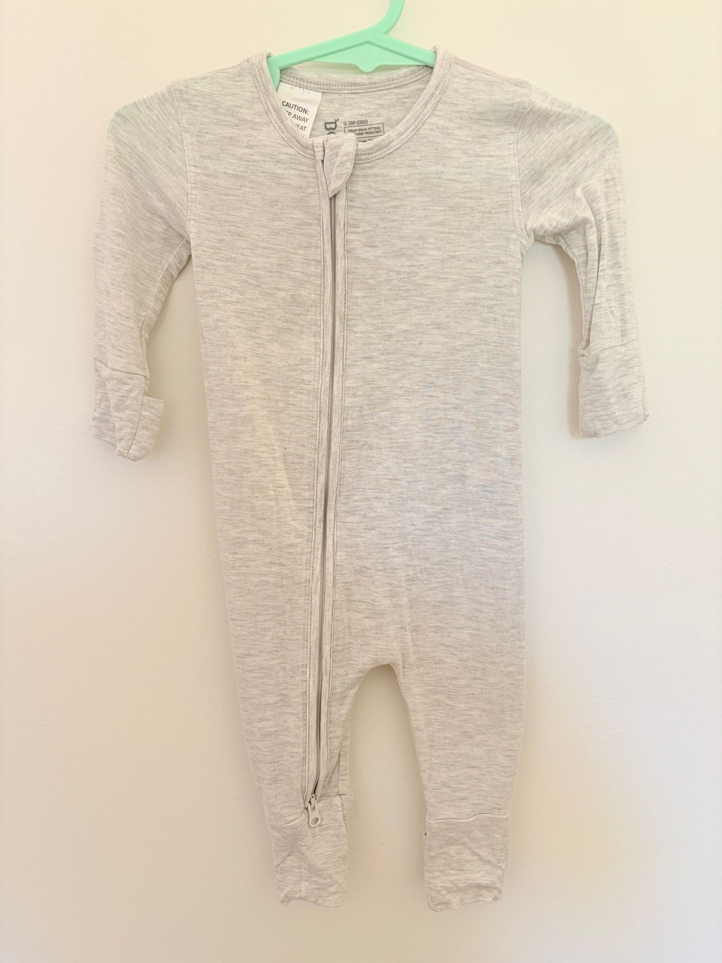 000 Boody plain grey onesie.