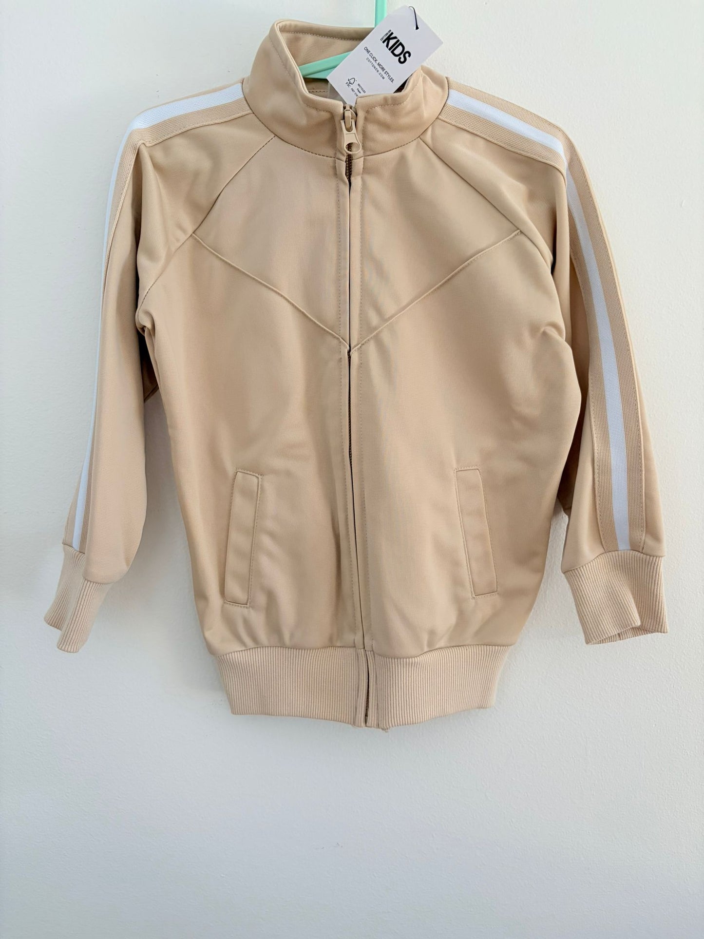 Size 3 (NEW) Cotton on kids kids cream zip through jacket.