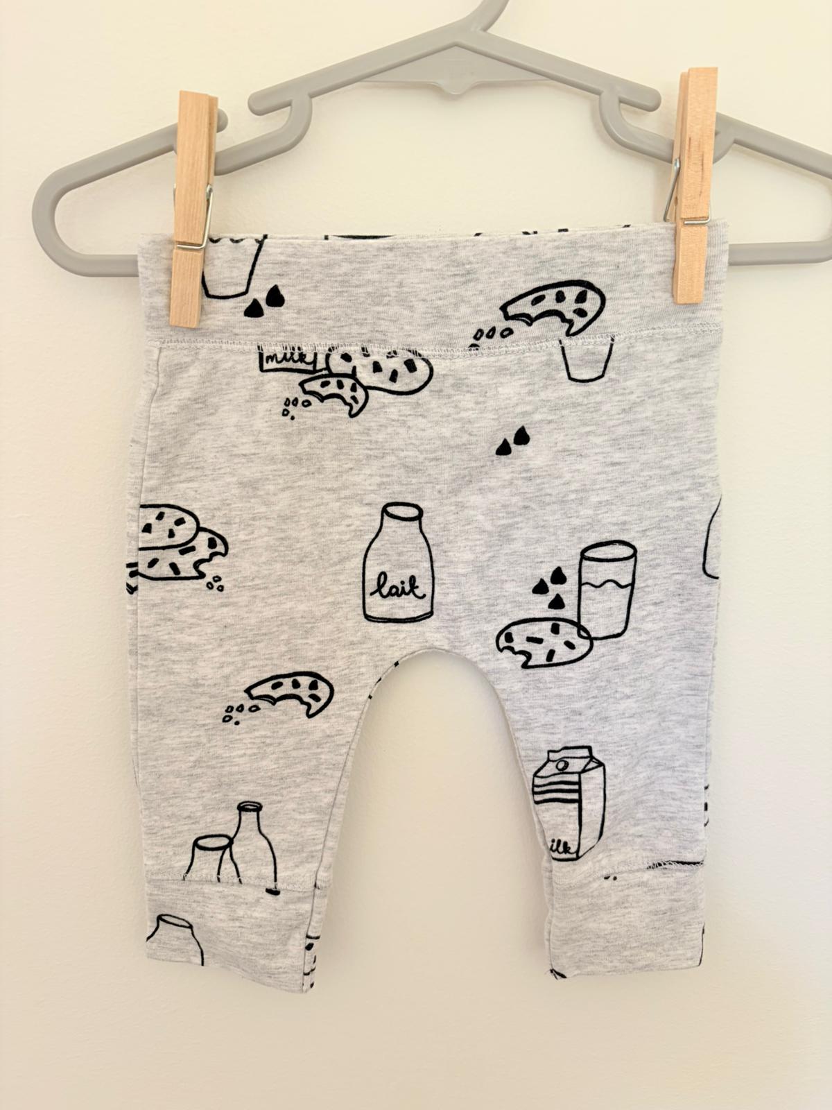 000 Cotton on baby grey leggings black print.