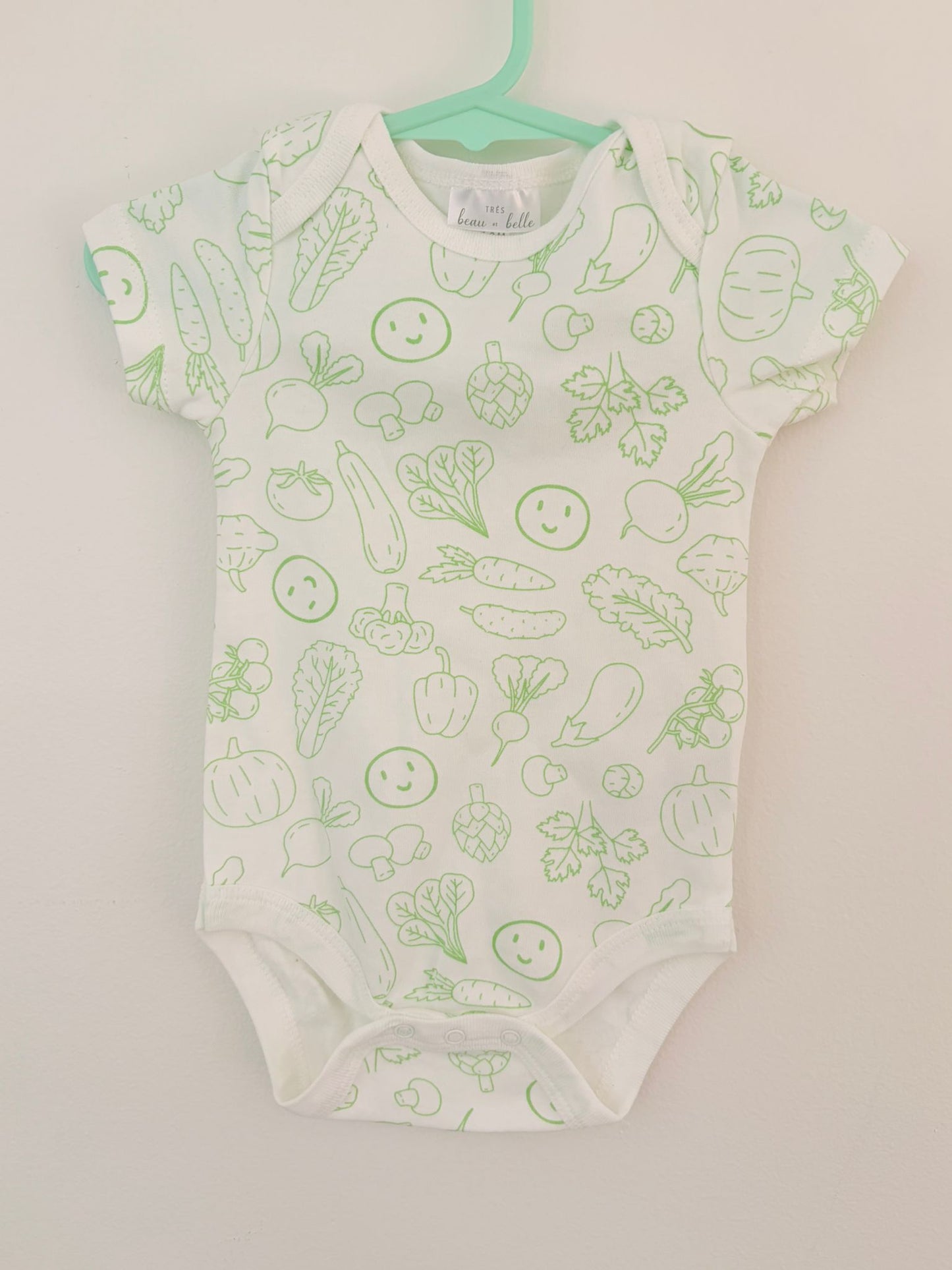 Size 0 Tres beau et belle veggies bodysuit.
