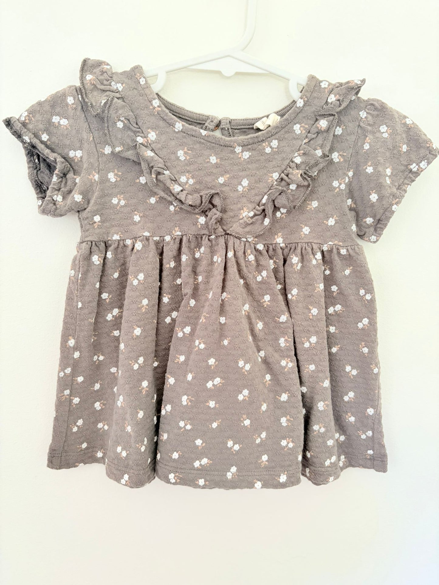 0 Quincy Mae charcoal flower print top.