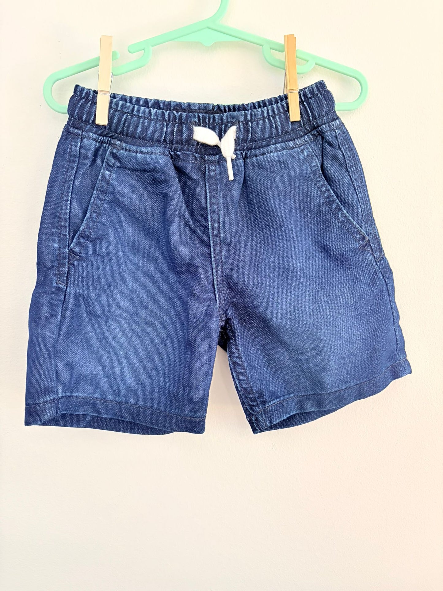 Size 3 H&M denim blue shorts.
