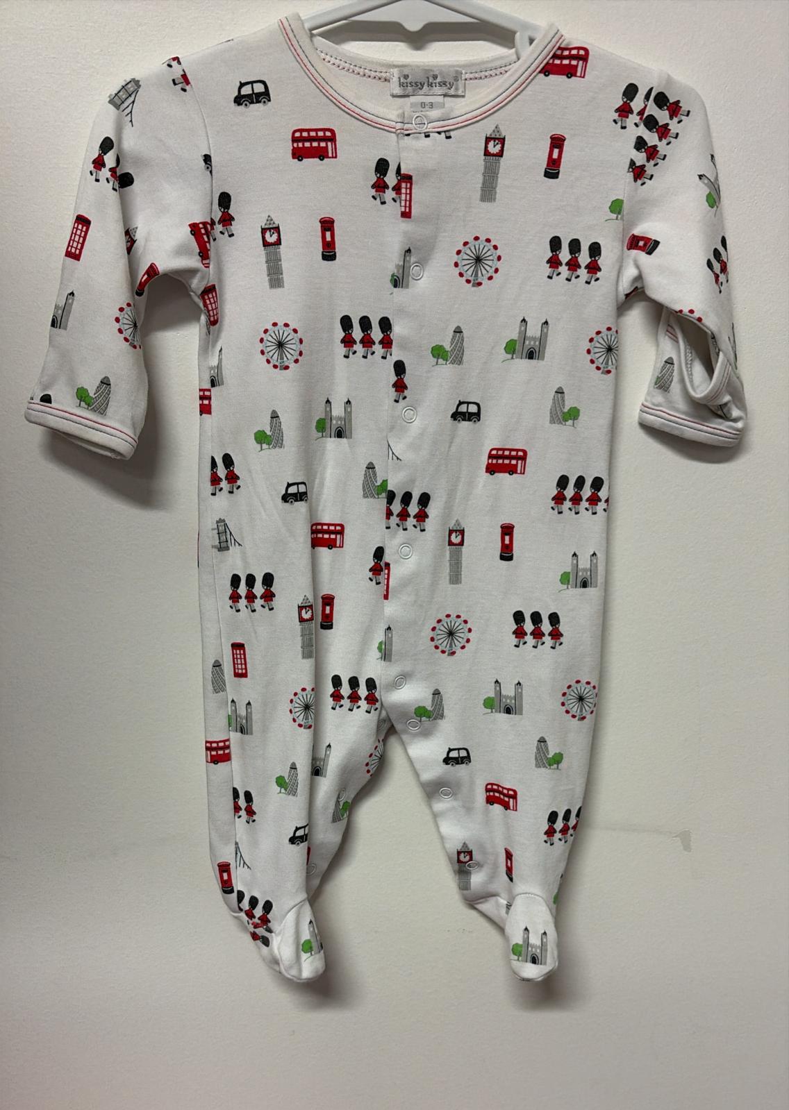 000 Kissy Kissy onesie .