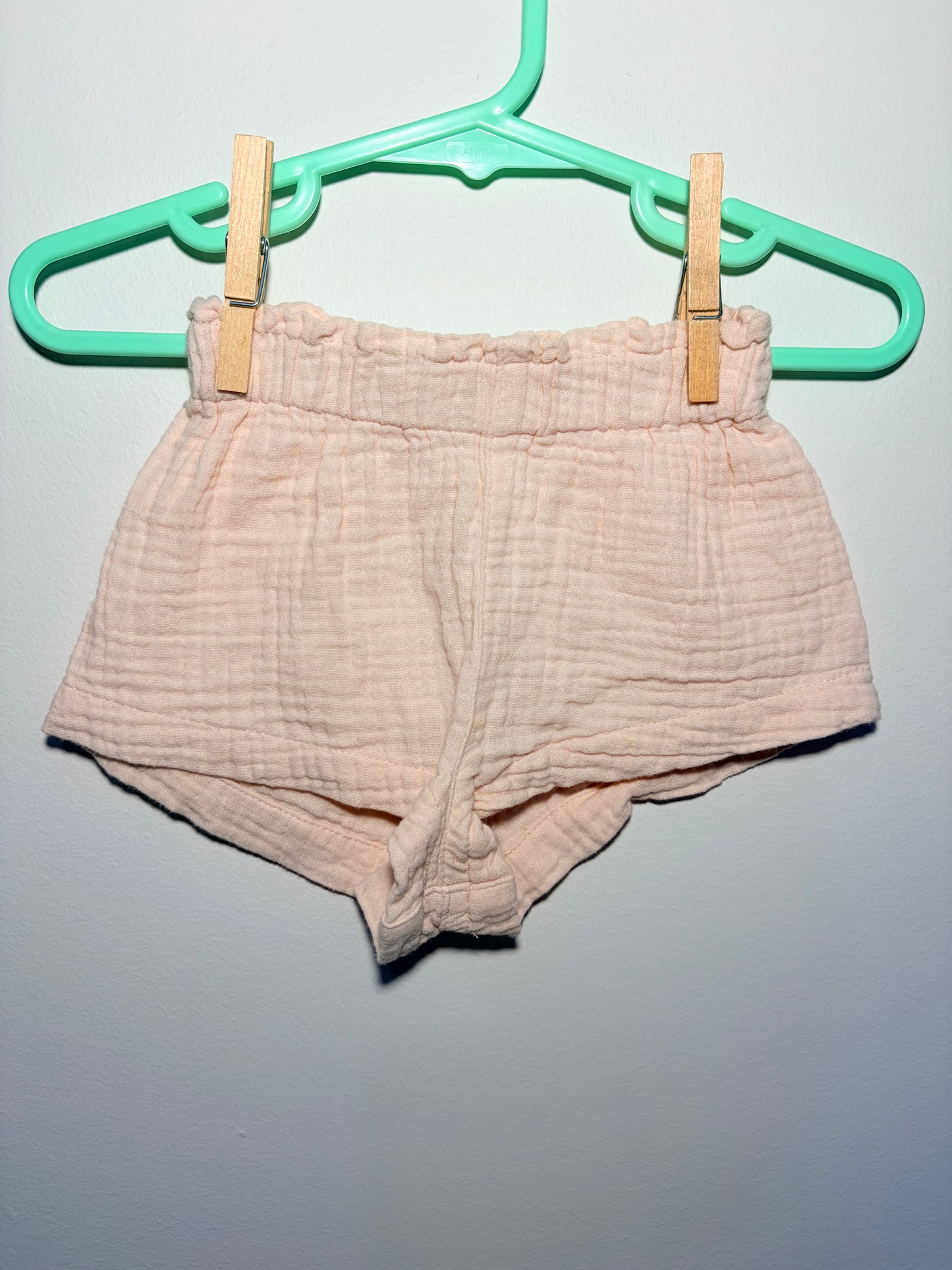000 Dymples light Peach linen shorts