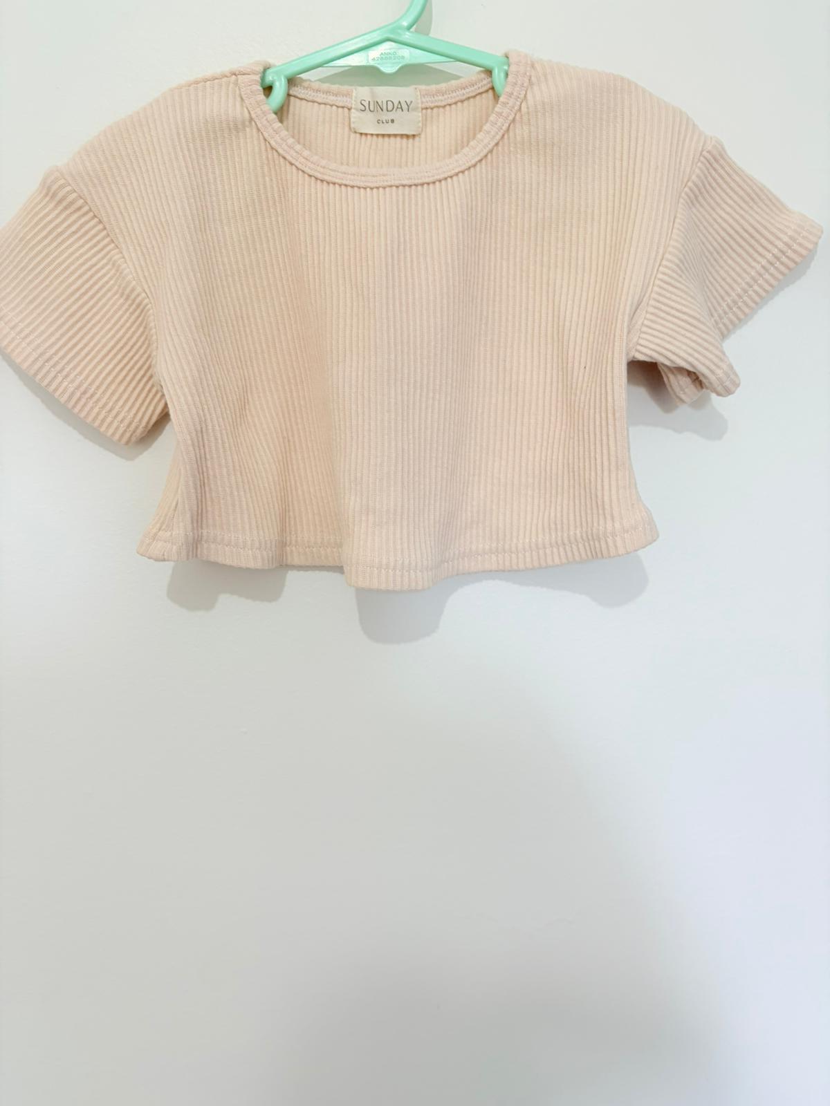 Size 3/4 Girls Sunday club Cream shorts and top.