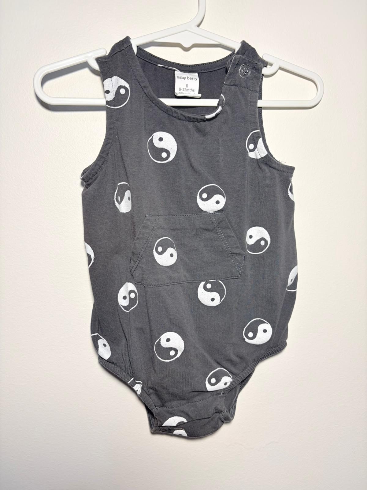 0 Baby berry charcoal bodysuit ying/yang pattern.