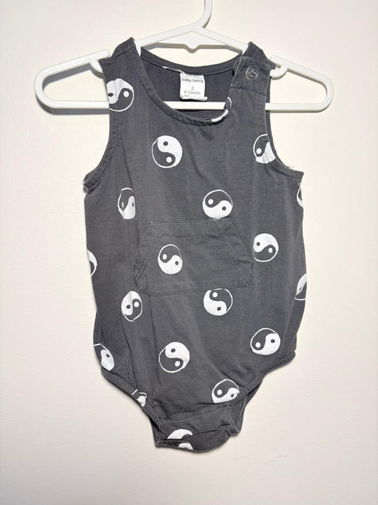 0 Baby berry charcoal bodysuit ying/yang pattern.
