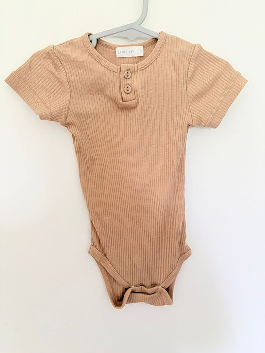 Size 1 Jaimie Kay sand ribbed short sleeved bodysuit.