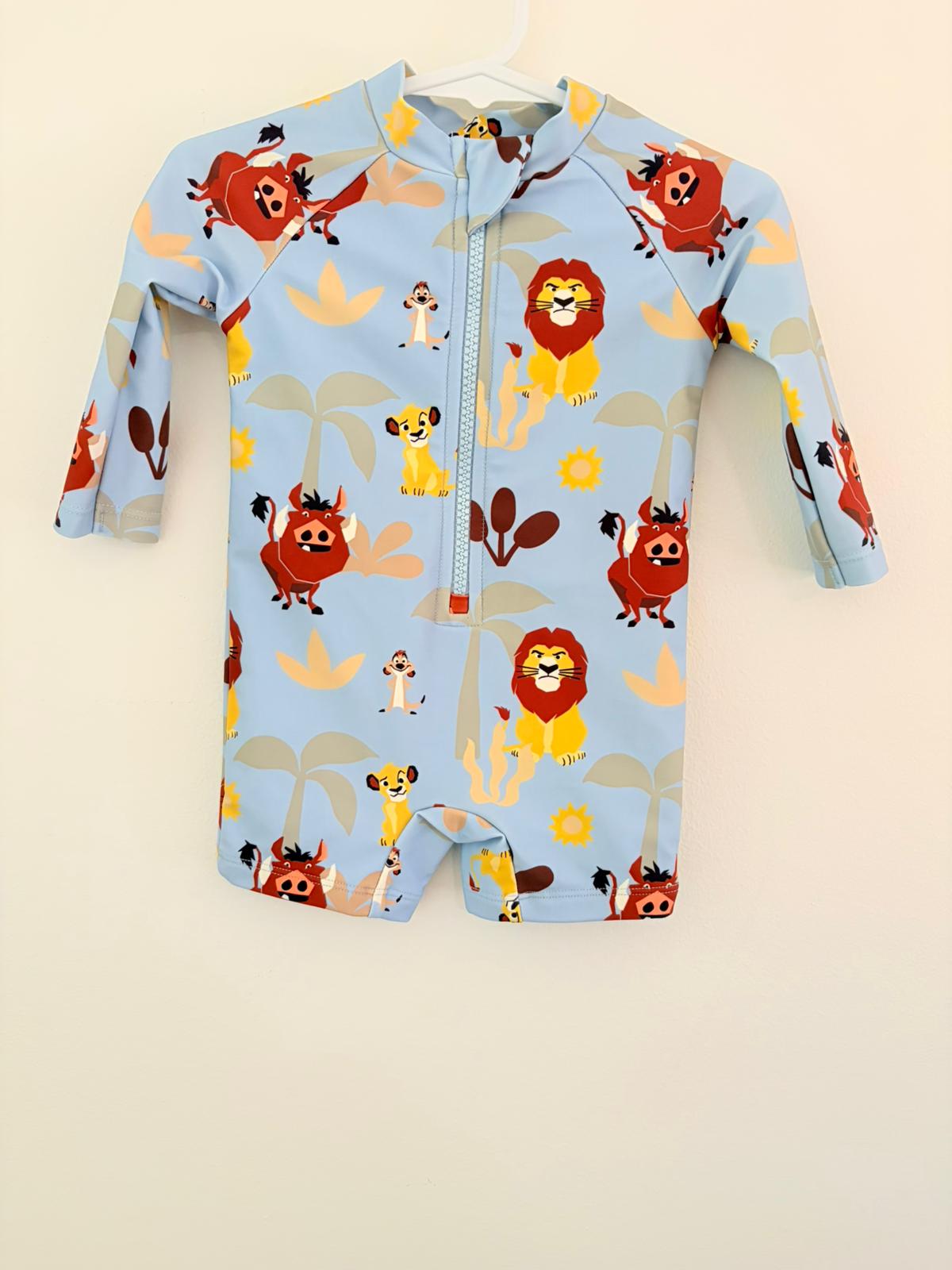 Boys Size 00 Disney Lion King with hat.