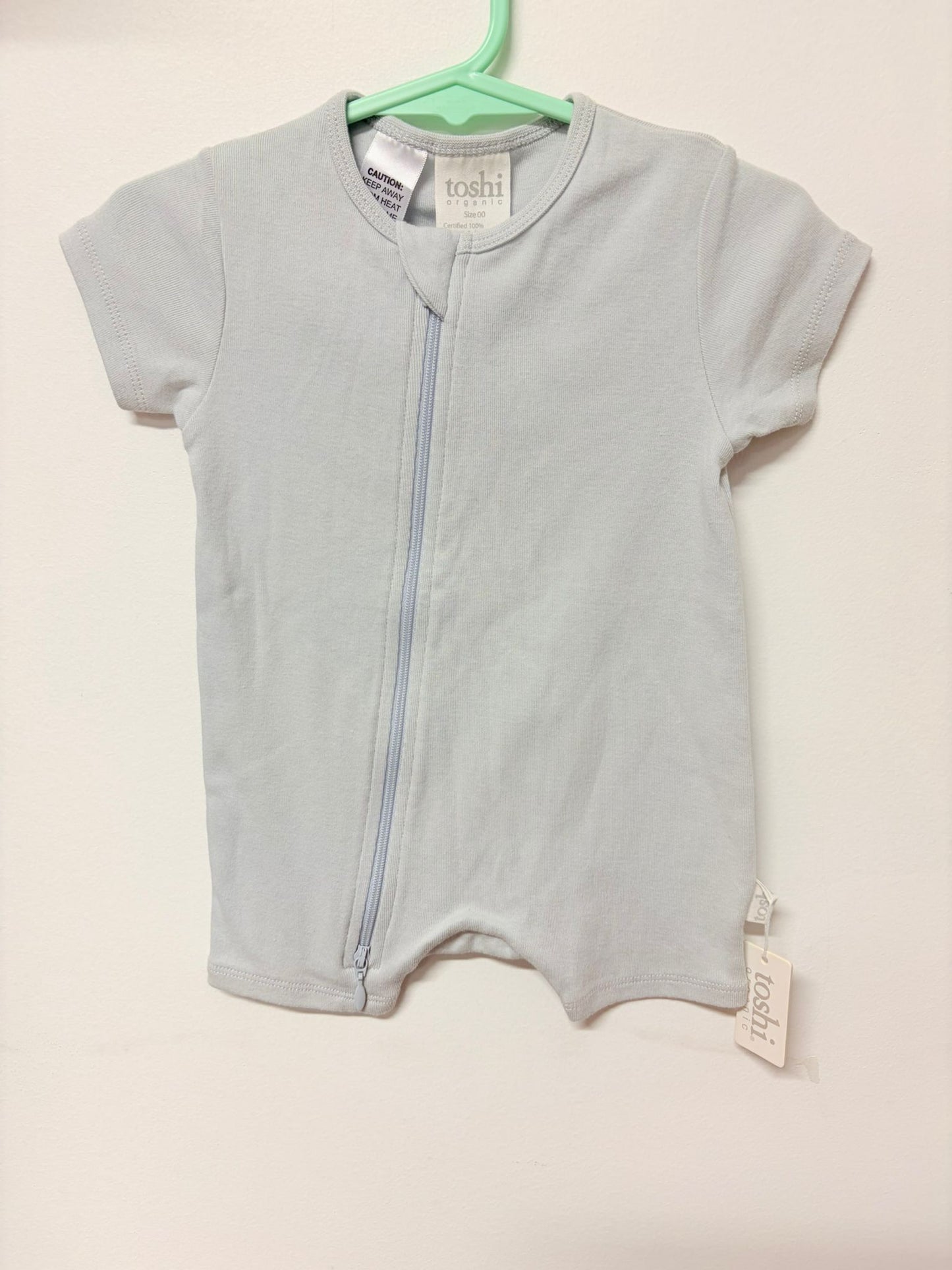 00 (New with tags) Toshi light blue summer onesie.