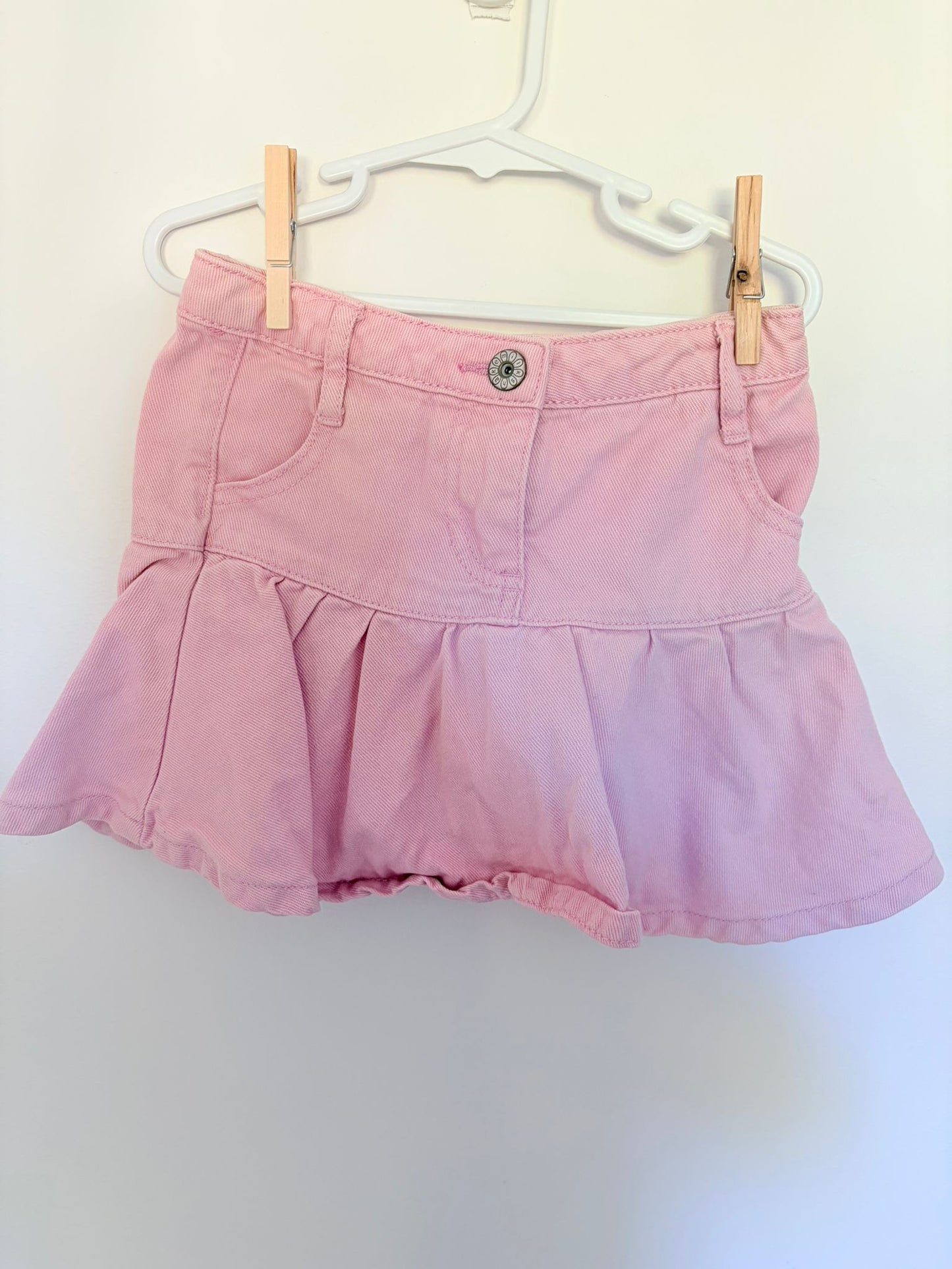 Size 3 Milkshake pink denim skirt.