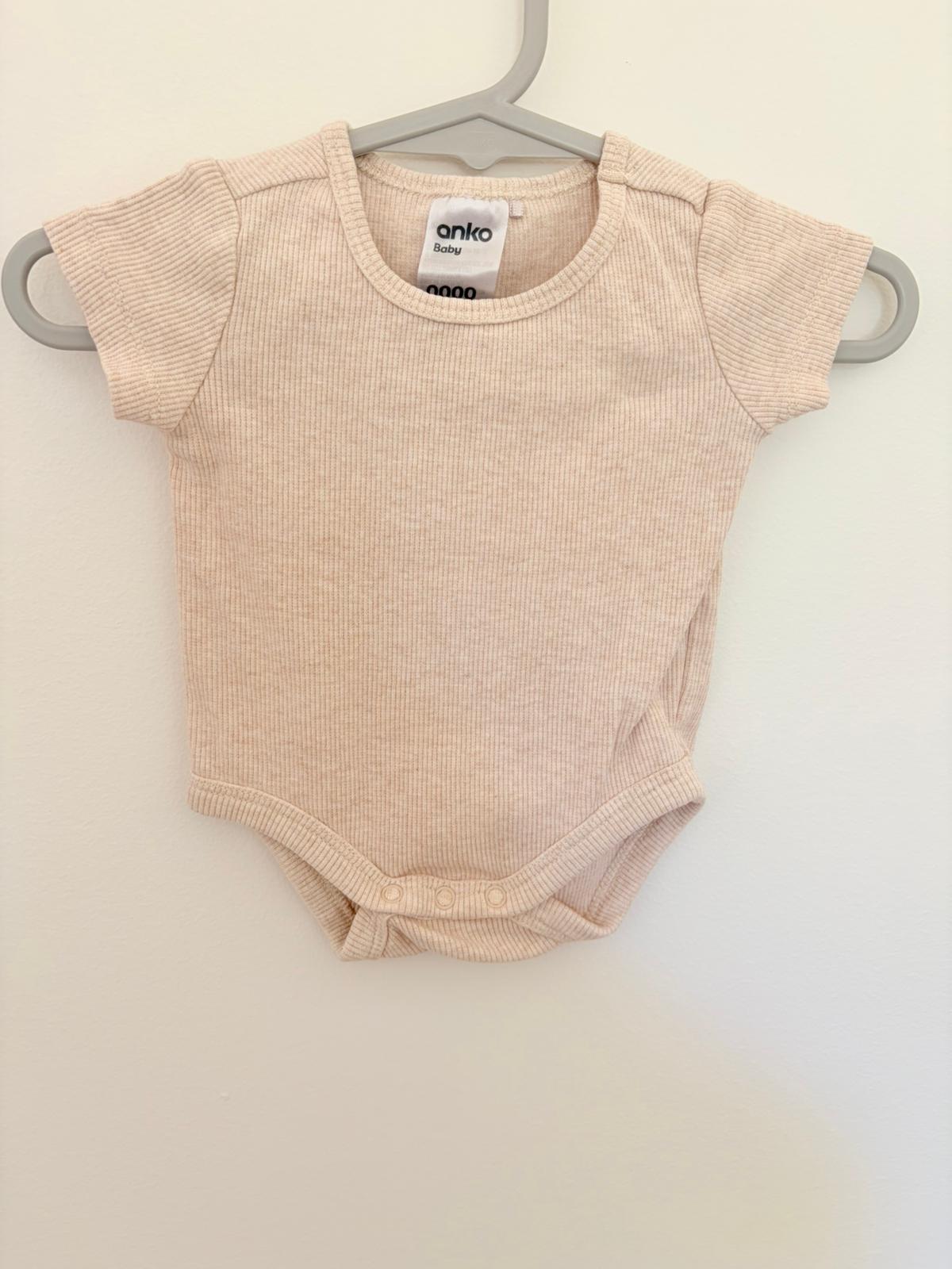 000 Anko oatmeal ribbed bodysuit.
