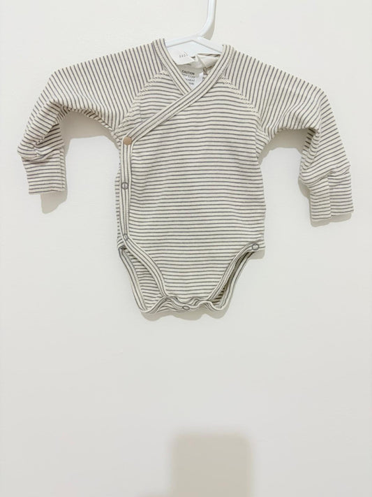 0000 Susukoshi long sleeve bodysuit grey stripes.