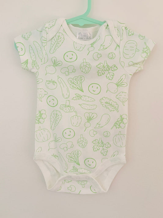 Size 0 Tres beau et belle veggies bodysuit.