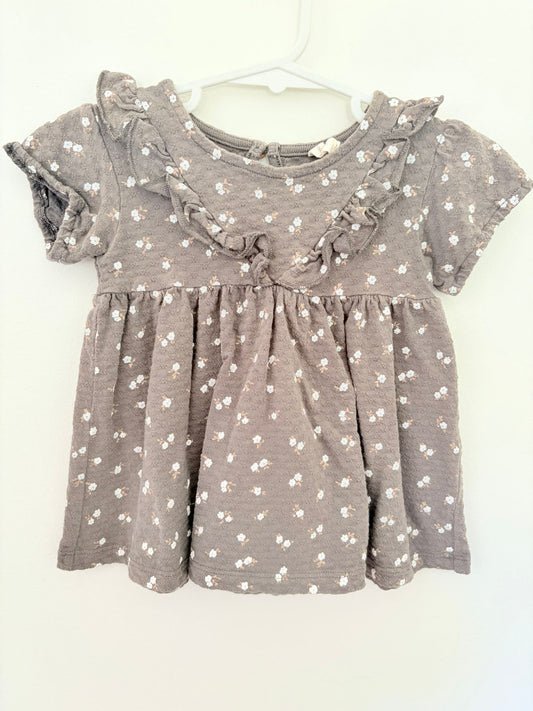 0 Quincy Mae charcoal flower print top.