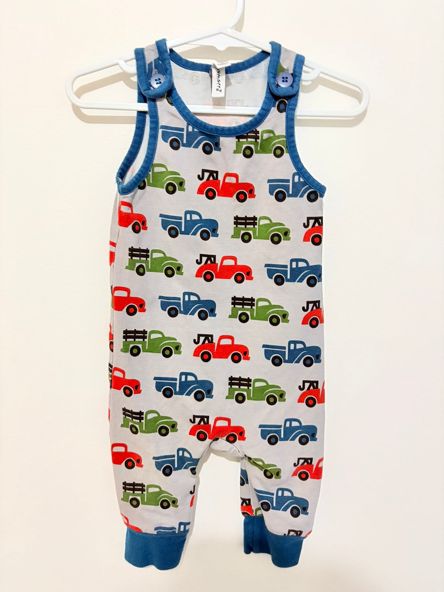 Size 00 MAXOMORRA  onesie pick up truck print.
