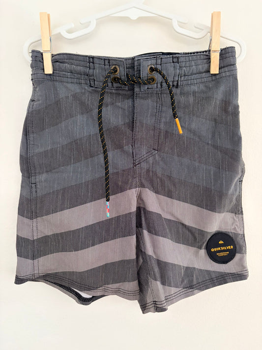 Size 6 Quicksilver two tone grey board shorts.