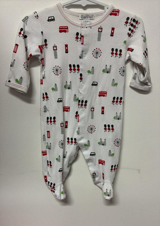 000 Kissy Kissy onesie .