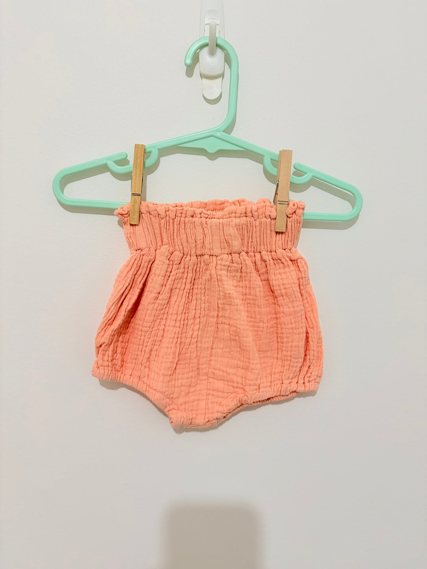 000 Barefoot & Salty peach shorts