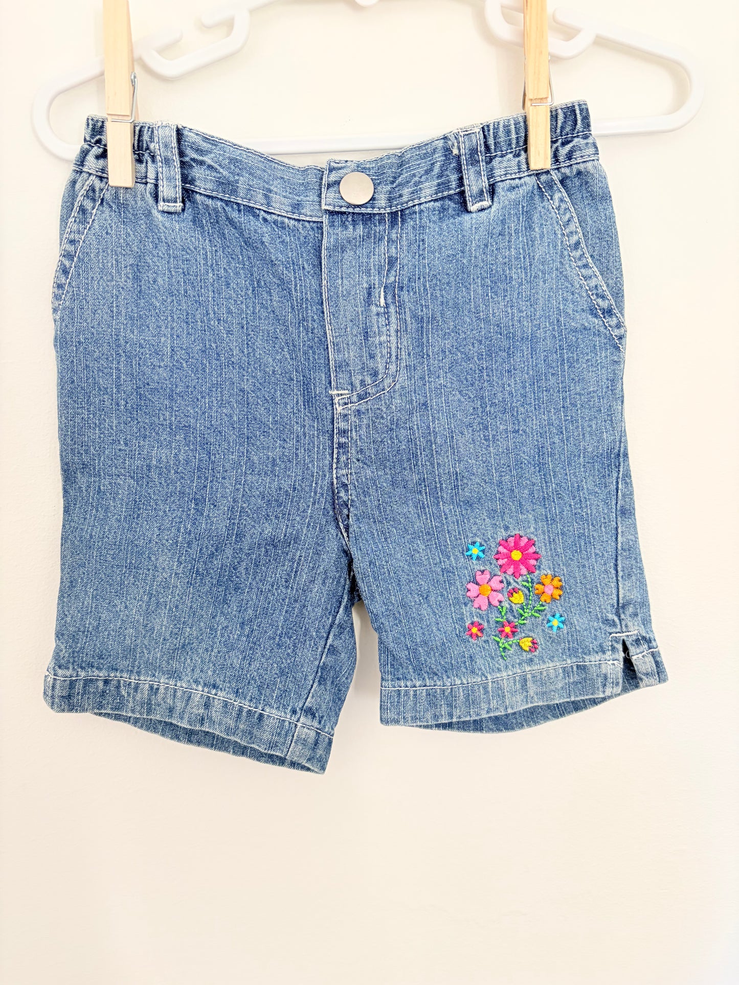 Size 00 baby Biz embroidered denim shorts